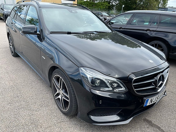 Mercedes-Benz E220 2 of 2