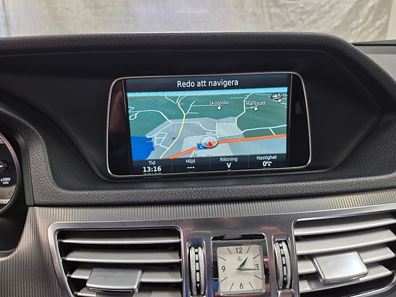 Mercedes-Benz E220 8 of 10