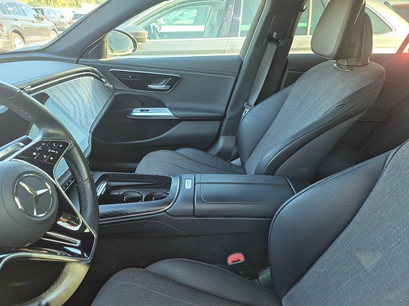 Mercedes-Benz E300 e 6 of 6