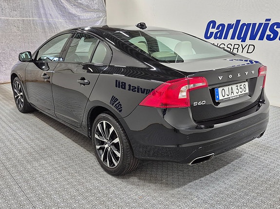 Volvo S60 5 of 7