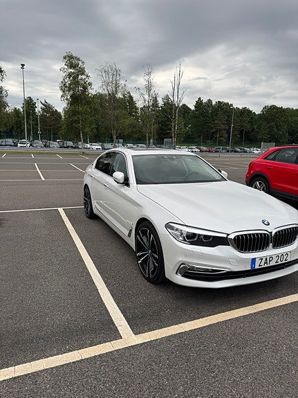 BMW 530e 4 of 5