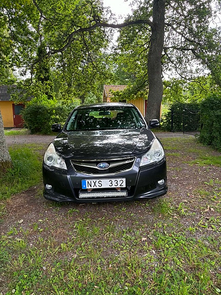 Subaru Legacy 4 of 5