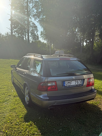 Saab 9-5 2 of 9