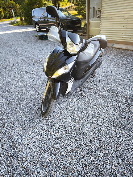 Honda Vision 2 of 5