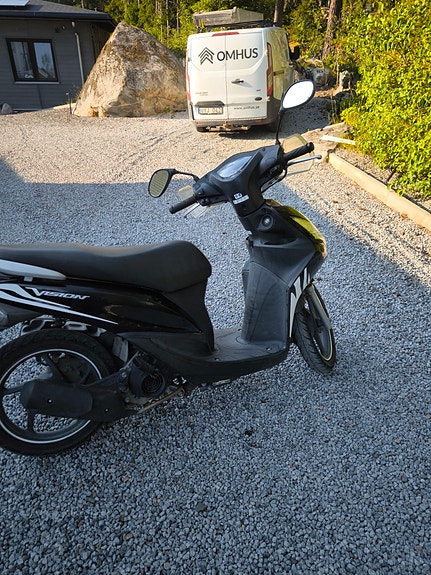 Honda Vision 4 of 5