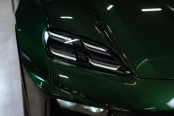 Porsche Macan Turbo 8 of 19