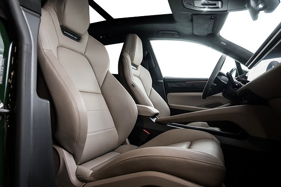 Porsche Macan Turbo 18 of 19