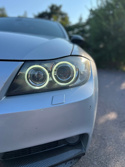 BMW 335d 4 of 5