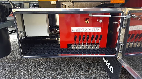 Iveco Daily 70C18 Fullutrustad Bärgningsbil Flakbärgare 7 of 12