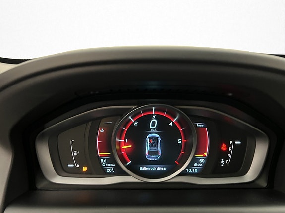 Volvo XC60 16 of 23