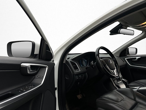 Volvo XC60 8 of 23