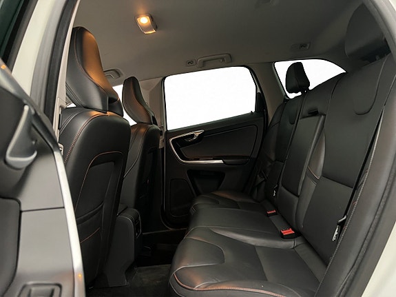 Volvo XC60 13 of 23
