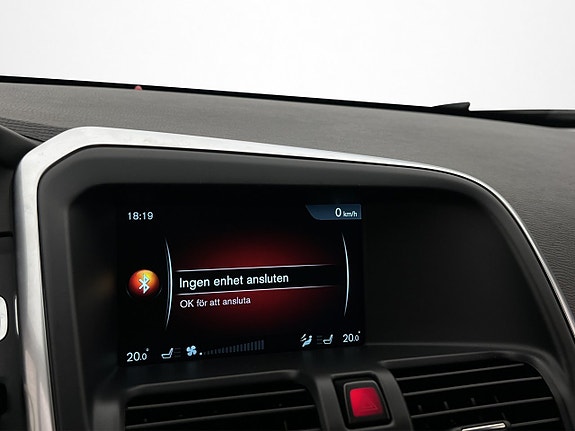 Volvo XC60 17 of 23