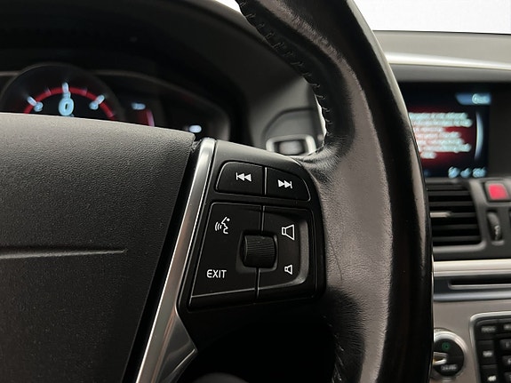 Volvo XC60 15 of 23
