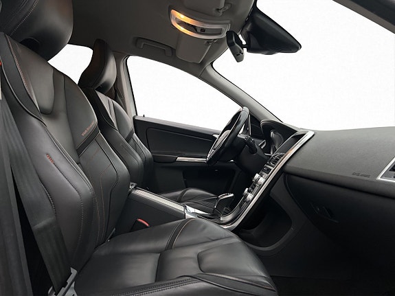 Volvo XC60 11 of 23