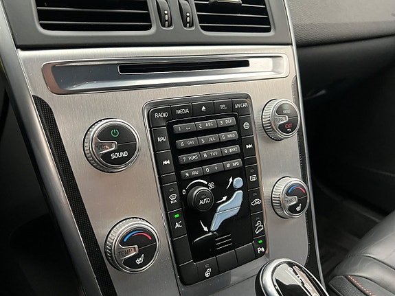 Volvo XC60 19 of 23