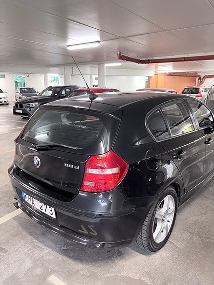 BMW 118d 3 of 4