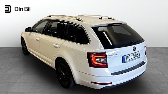 Skoda Octavia 3 of 5