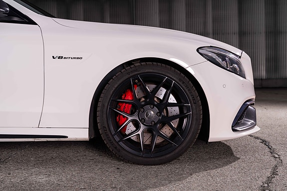 Mercedes-Benz C63 4 of 5