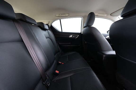 Lexus CT200h 15 of 21