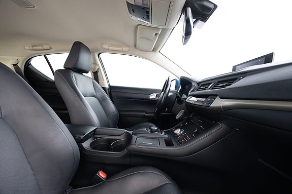 Lexus CT200h 14 of 21