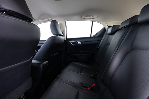 Lexus CT200h 17 of 21