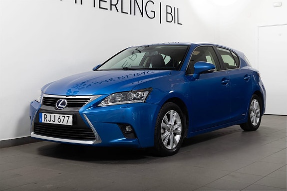 Lexus CT200h 2 of 21