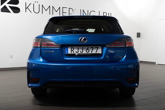 Lexus CT200h 11 of 21