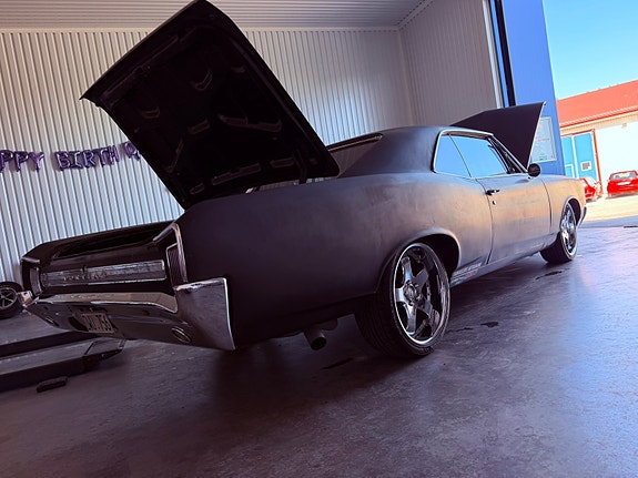Pontiac LeMans 3 of 5