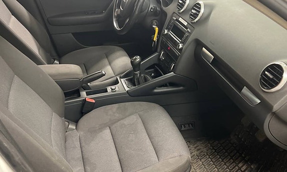 Audi A3 8 of 14