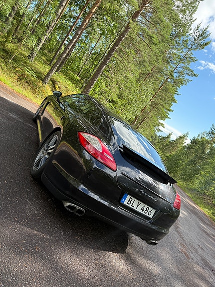 Porsche Panamera 4S 5 of 5
