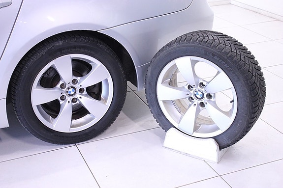 BMW 530i 27 of 29
