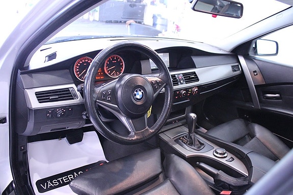 BMW 530i 13 of 29