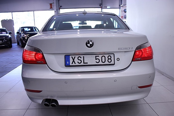 BMW 530i 7 of 29