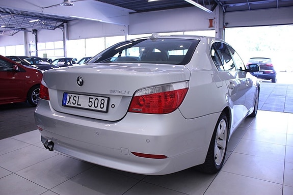 BMW 530i 8 of 29