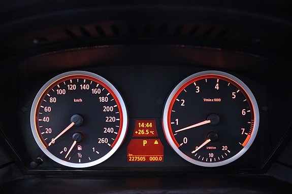 BMW 530i 22 of 29