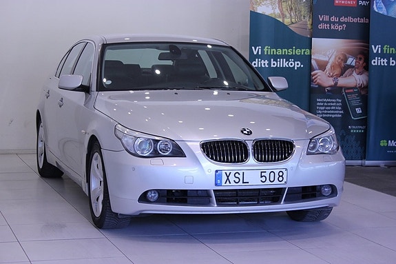 BMW 530i 4 of 5