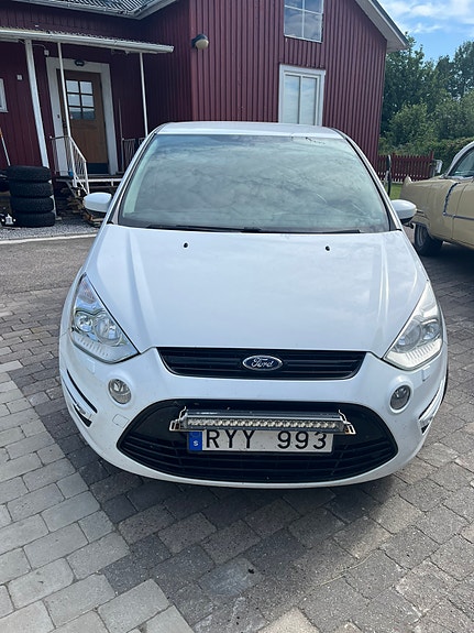 Ford S-MAX 3 of 5