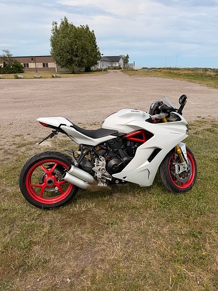Ducati SuperSport S 3 of 5