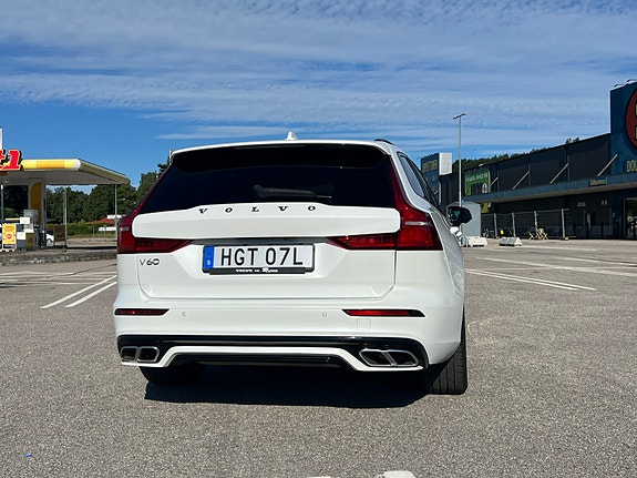 Volvo V60 4 of 5