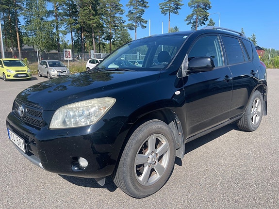Toyota RAV4 3 of 5