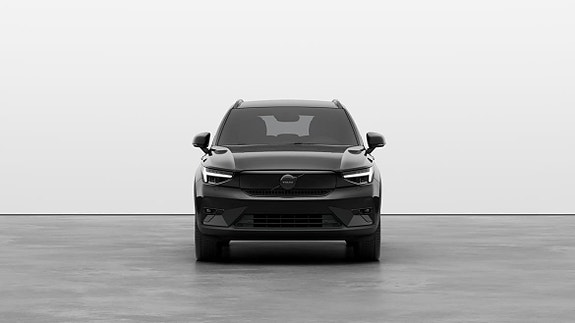 Volvo EX40 2 of 5