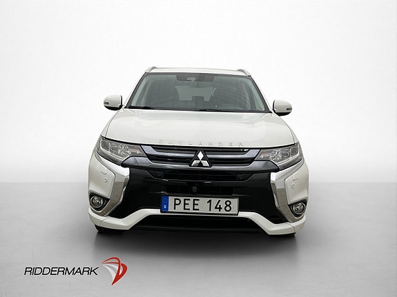 Mitsubishi Outlander 2 of 5