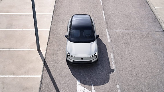 Volvo EX30 7 of 26