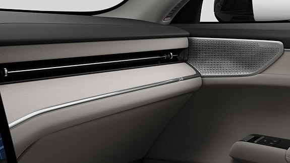 Volvo ES90 23 of 30
