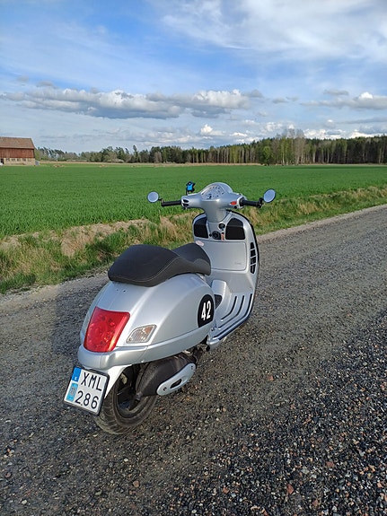 Vespa Gt200 L 4 of 5