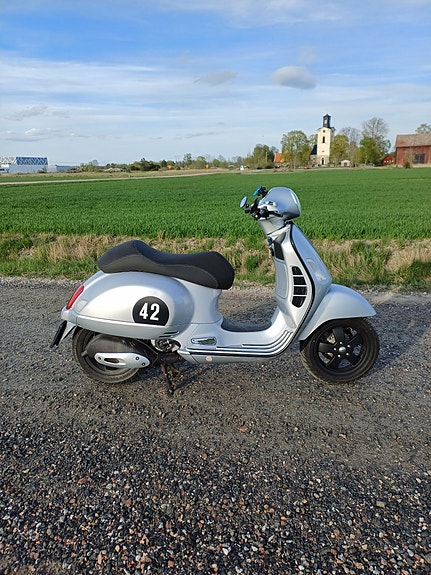 Vespa Gt200 L 3 of 5