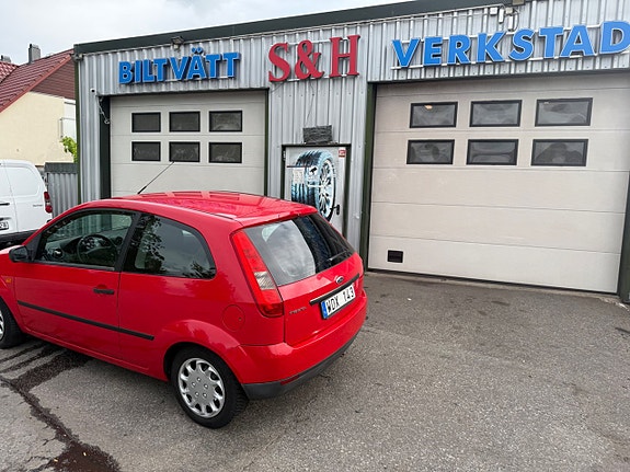 Ford Fiesta 3 of 5