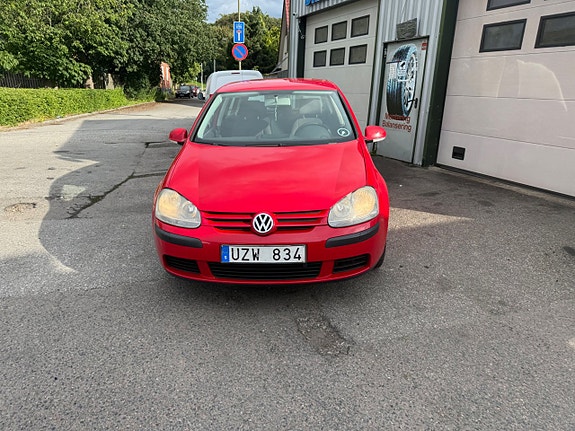 Volkswagen Golf V 2 of 7