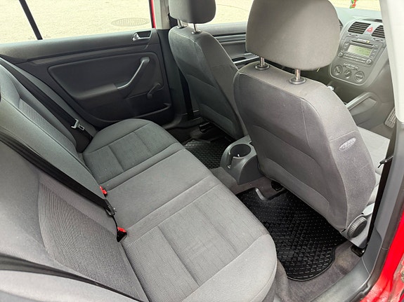 Volkswagen Golf V 5 of 7